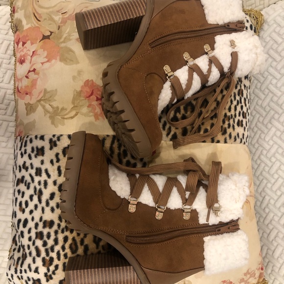 BCBG Generation Brown Suede Paloma booties faux fur 5.5 new! - Picture 6 of 7